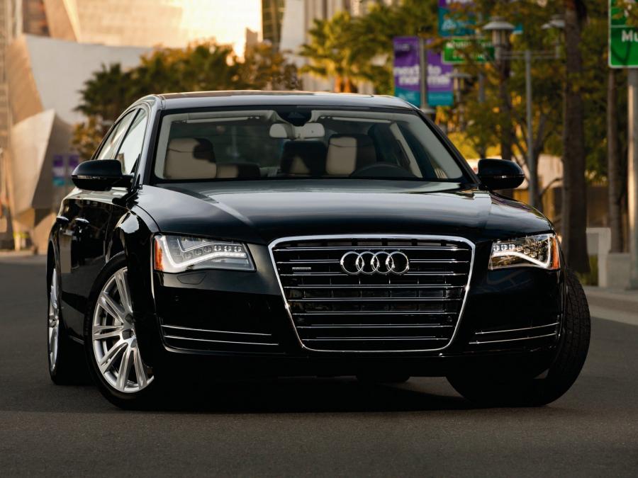  Audi A8 L 4.2 FSI Quattro (D4) 2010 года  (NA) (фото 2 из 17)